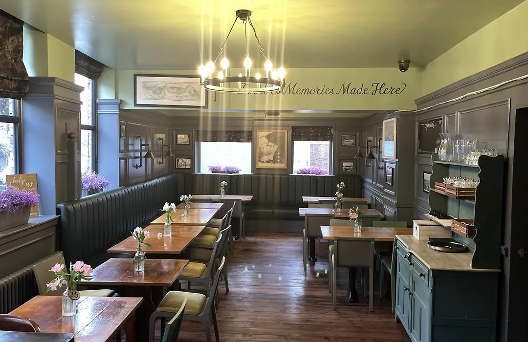 Dockers Inn-1